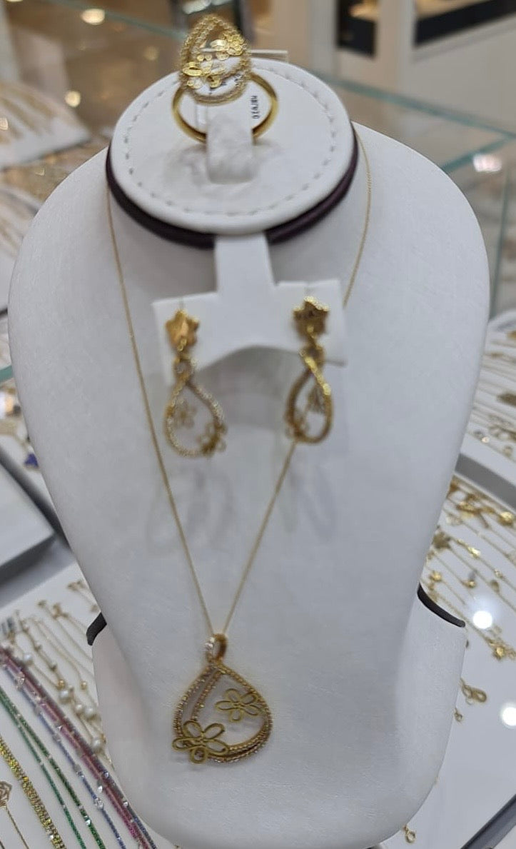 Gold Jewellery Set